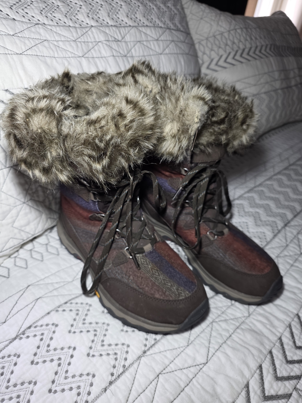 Eddie Bauer Brown Faux Fur-Trim Lace-Up Winter Boots